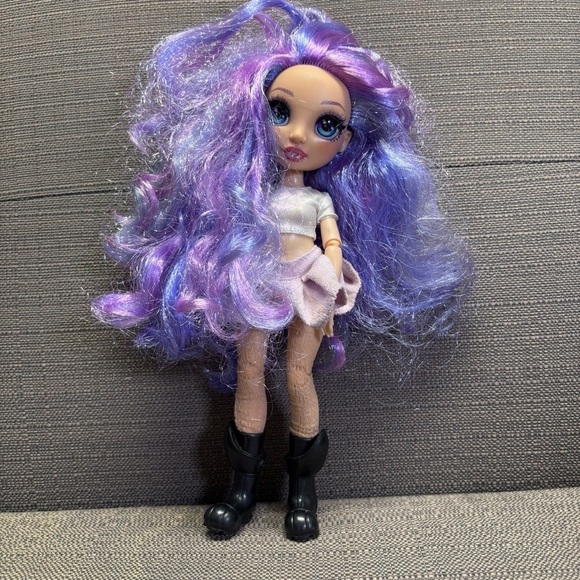 Rainbow High Winter Break Violet Willow Doll - Picture 1 of 4